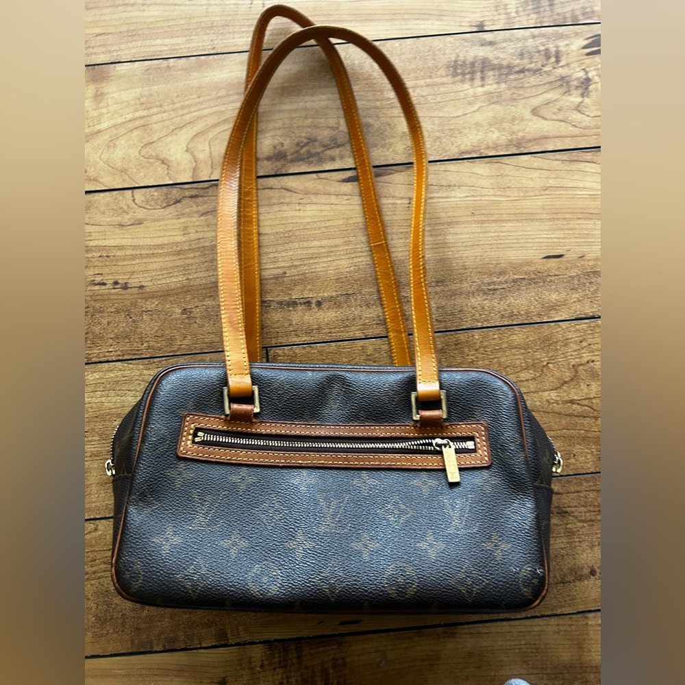 Louis Vuitton Cite MM